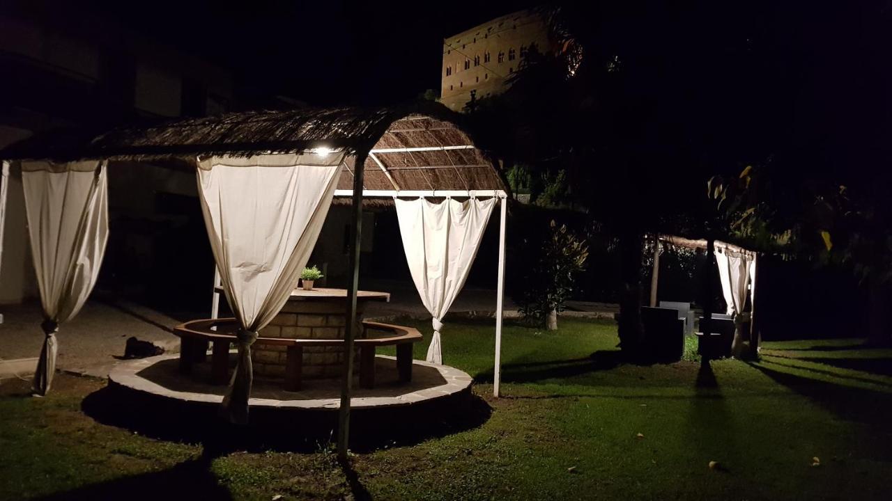 Val D'Orcia Deluxe 2, Raffinata Casa Immersa Nel Verde Con Wifi, Giardino E Parcheggio 蒙塔尔奇诺 外观 照片